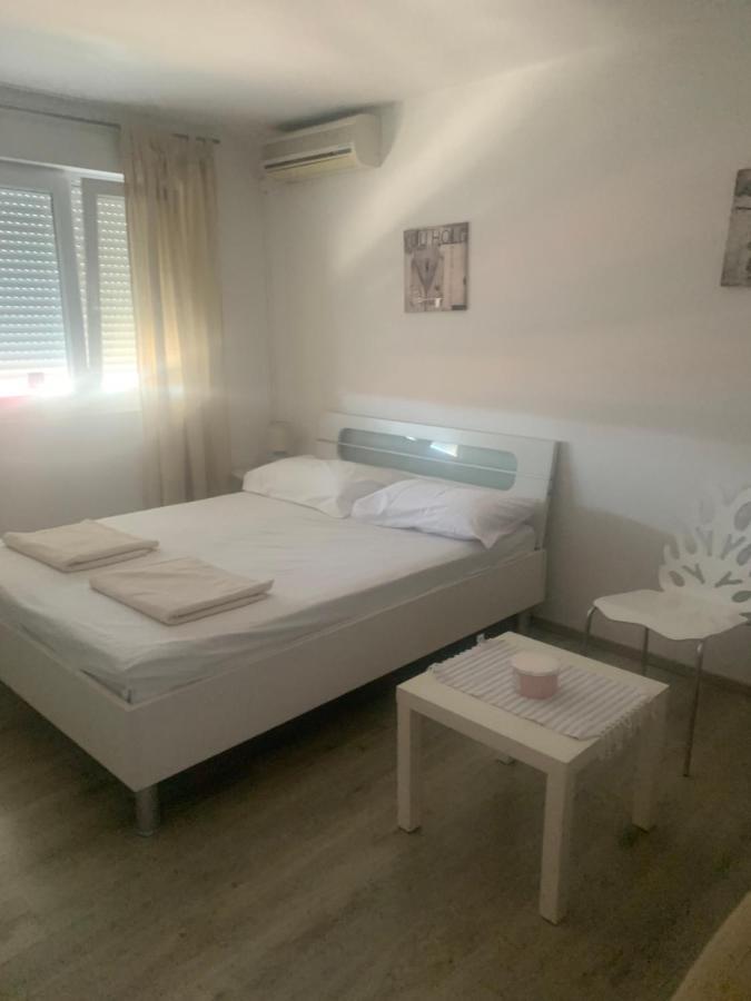 Sanela- Apartman Za Bezbrizan Odmor Цриквеница Экстерьер фото