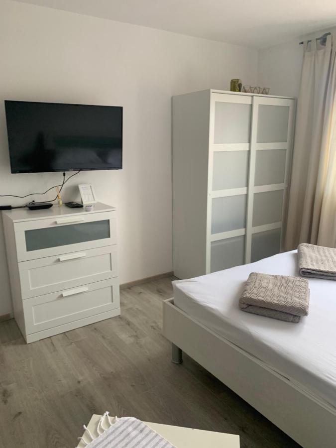 Sanela- Apartman Za Bezbrizan Odmor Цриквеница Экстерьер фото